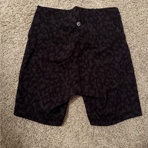 Lululemon wunder train shorts